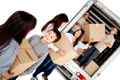 Man and van removals service in South Croydon for local home moving