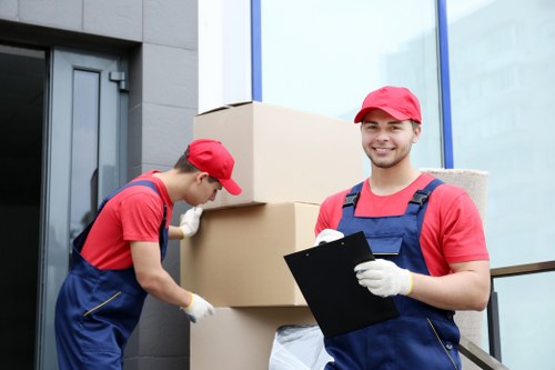 South Croydon moving truck service for local access and parking challenges